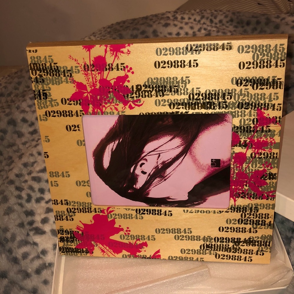 Contemporary Photo Frame - Picture 2 of 11